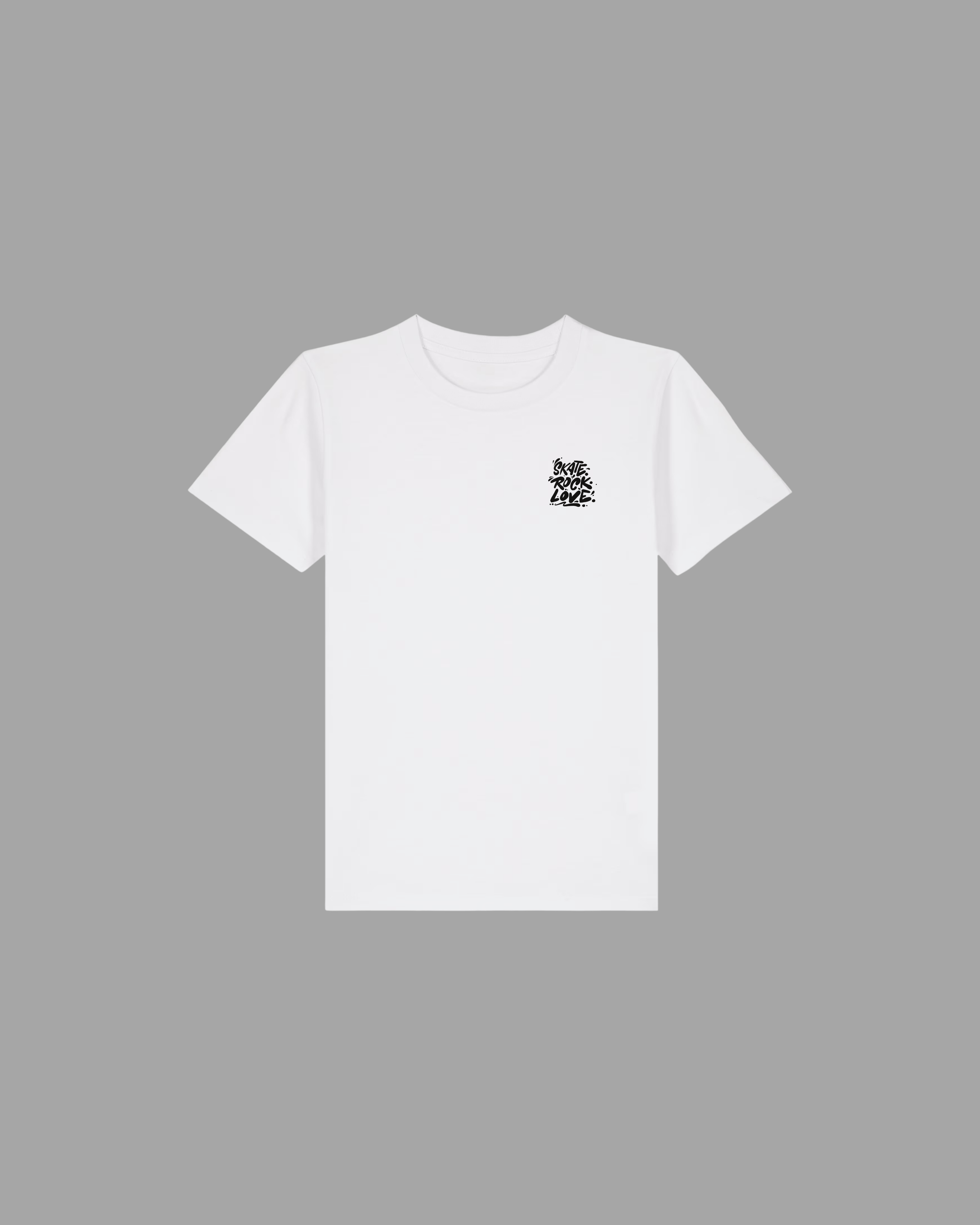 Weißes Kids T-Shirt von Back To The Streets, Vorderansicht mit kleinem schwarzem Skate. Rock. Love. Brustprint.