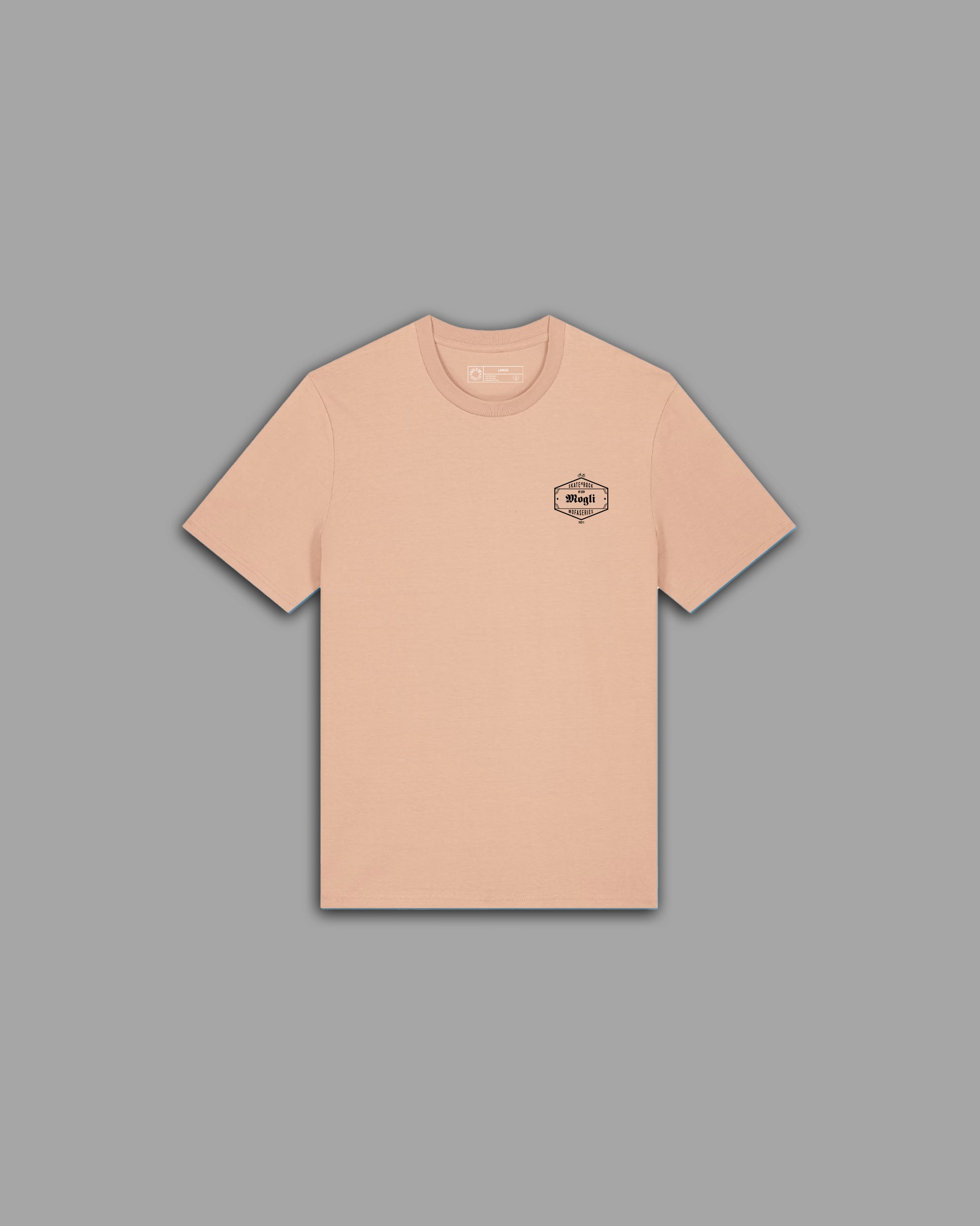 BTTS Skate n Rock Mogli T-Shirt pfirsichfarben Frontansicht mit sechseckigem Mogli Mopedkultur Brustlogo – Streetwear