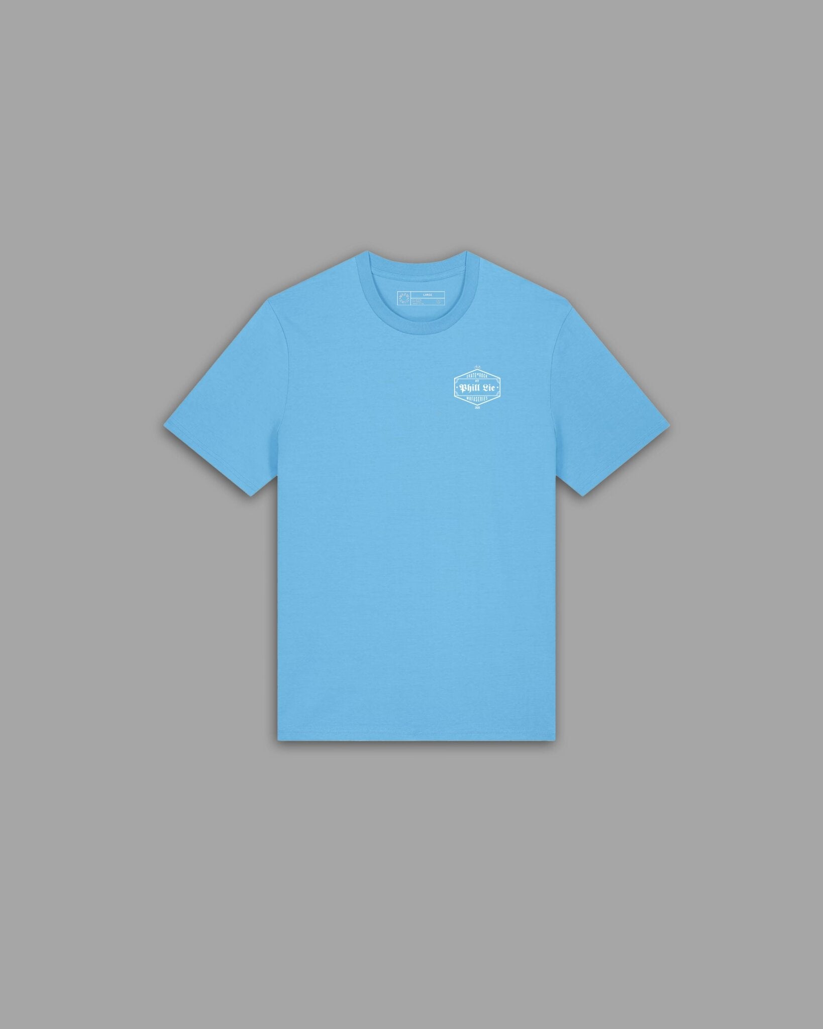 Skate'n Rock Phill Lie T-Shirt in Hellblau mit kleinem hexagonalem Brustlogo – Streetwear Skateboard Mode von Back to the Streets
