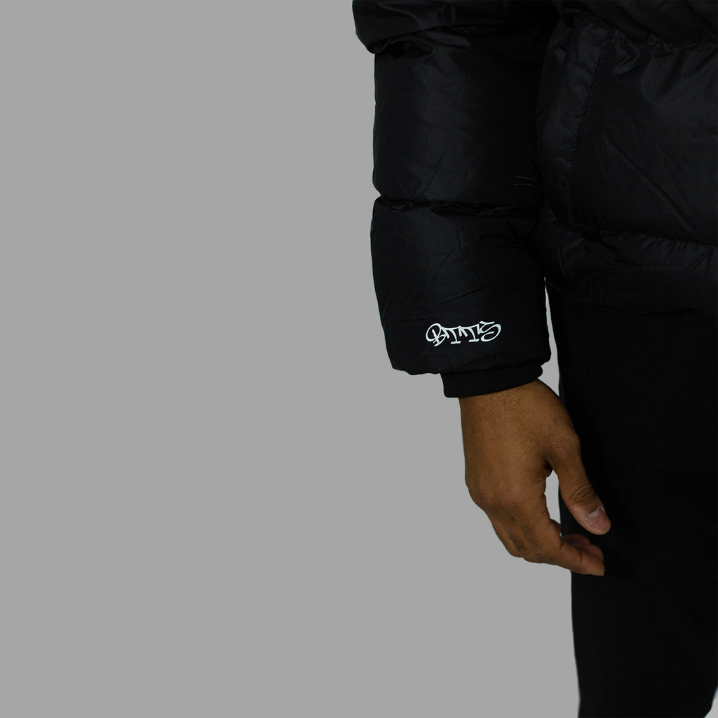 Classic Oversized Puffer Jacket black mit kleinem Ärmelprint